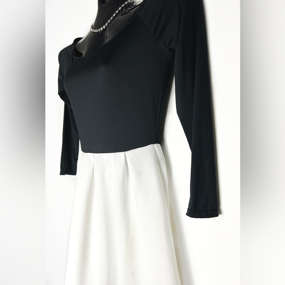 Classy Black and White Dress with Lace Trim - Picture 7 of 8